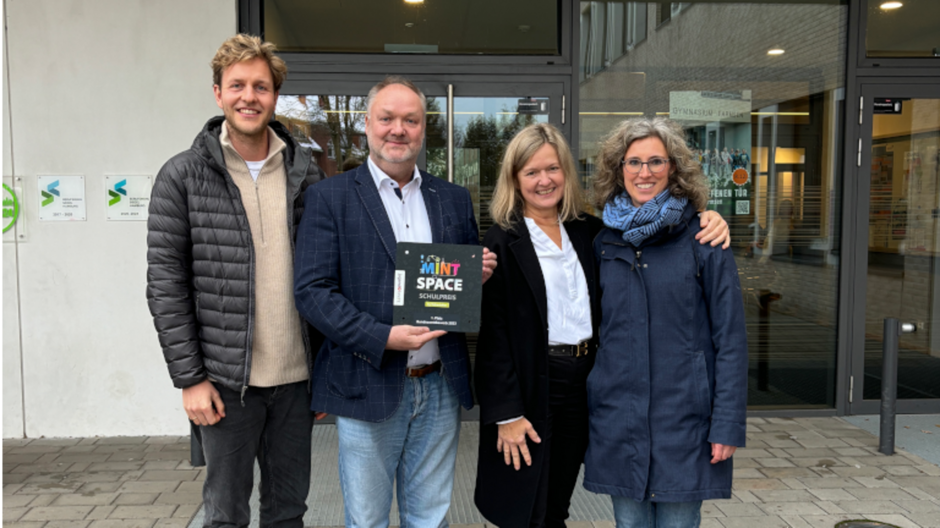 Bild: Preisübergabe 1. Platz Bundeswettbewerb - Gymnasium Farmsen in Hamburg