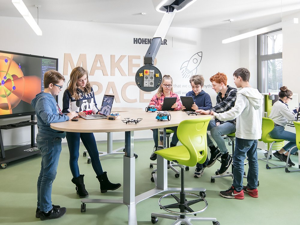 Bild: Schüler im HOHENLOHER Makerspace